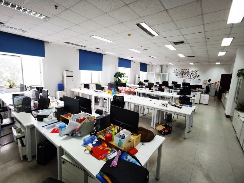 百斯特信息中心 （百思特信息中心）