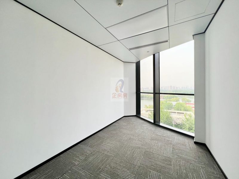 骏豪中央公园广场